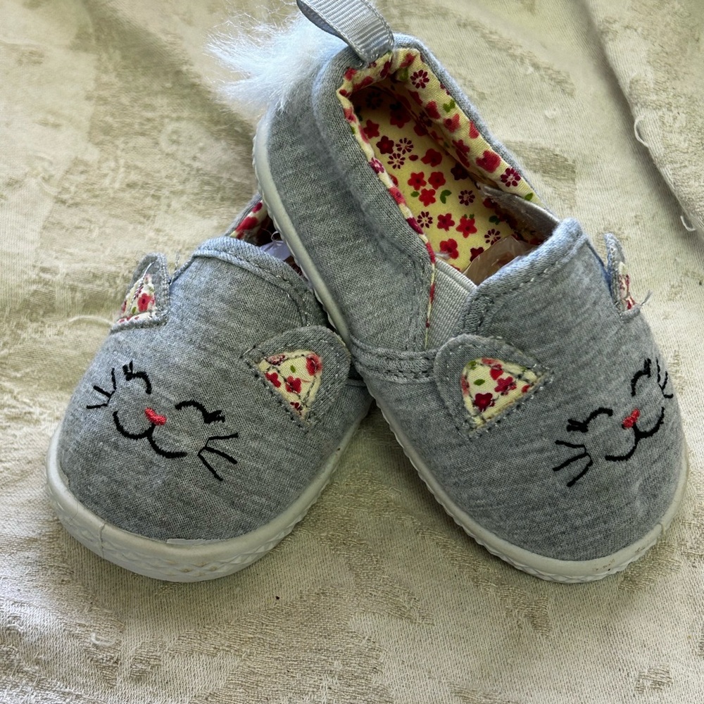 Infant & Toddler Girls Gray Kitty Cat Slip-On Casual Shoes Sneakers Size 3 NEW